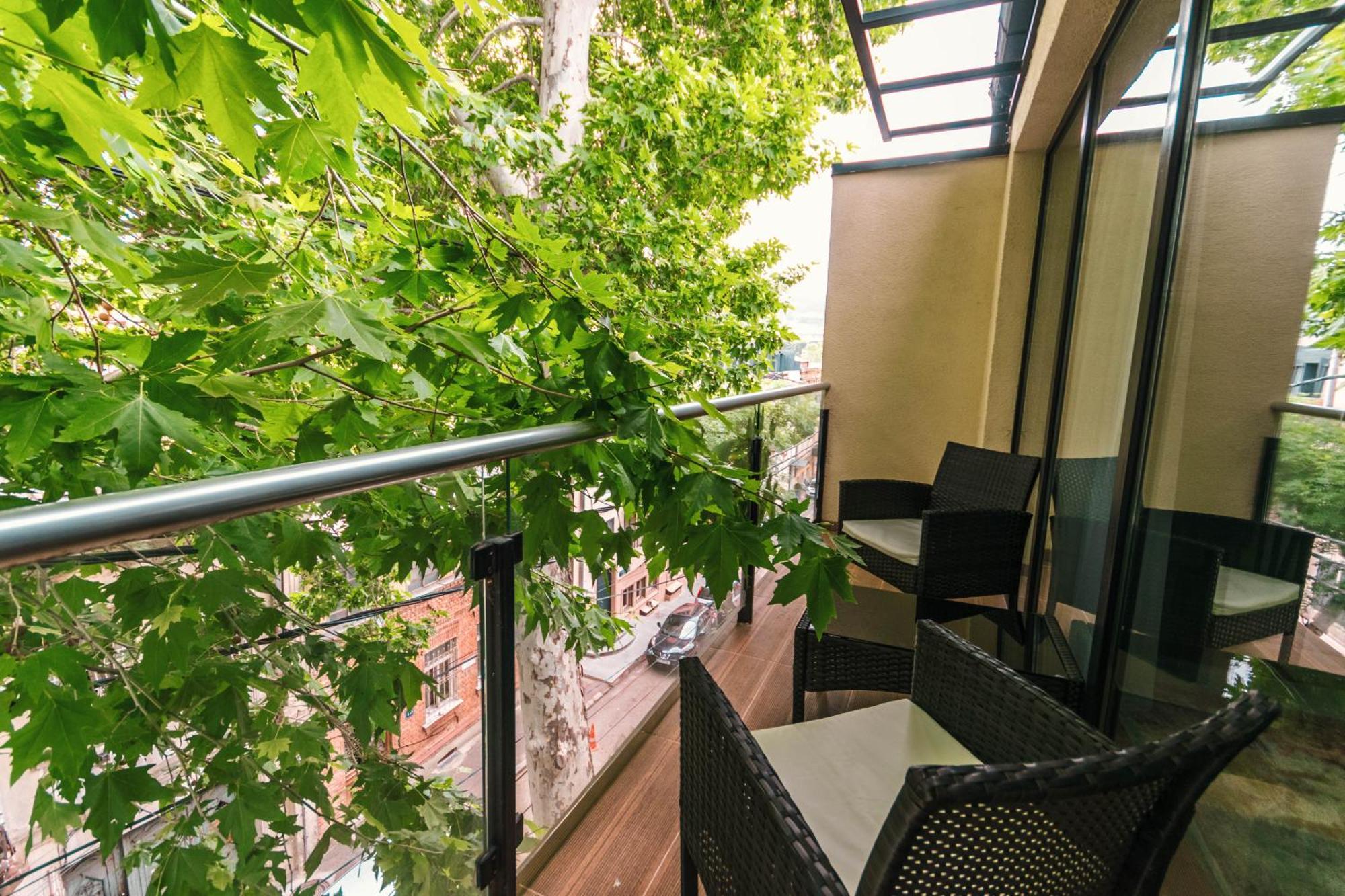Hotel Adora Tbilisi Esterno foto